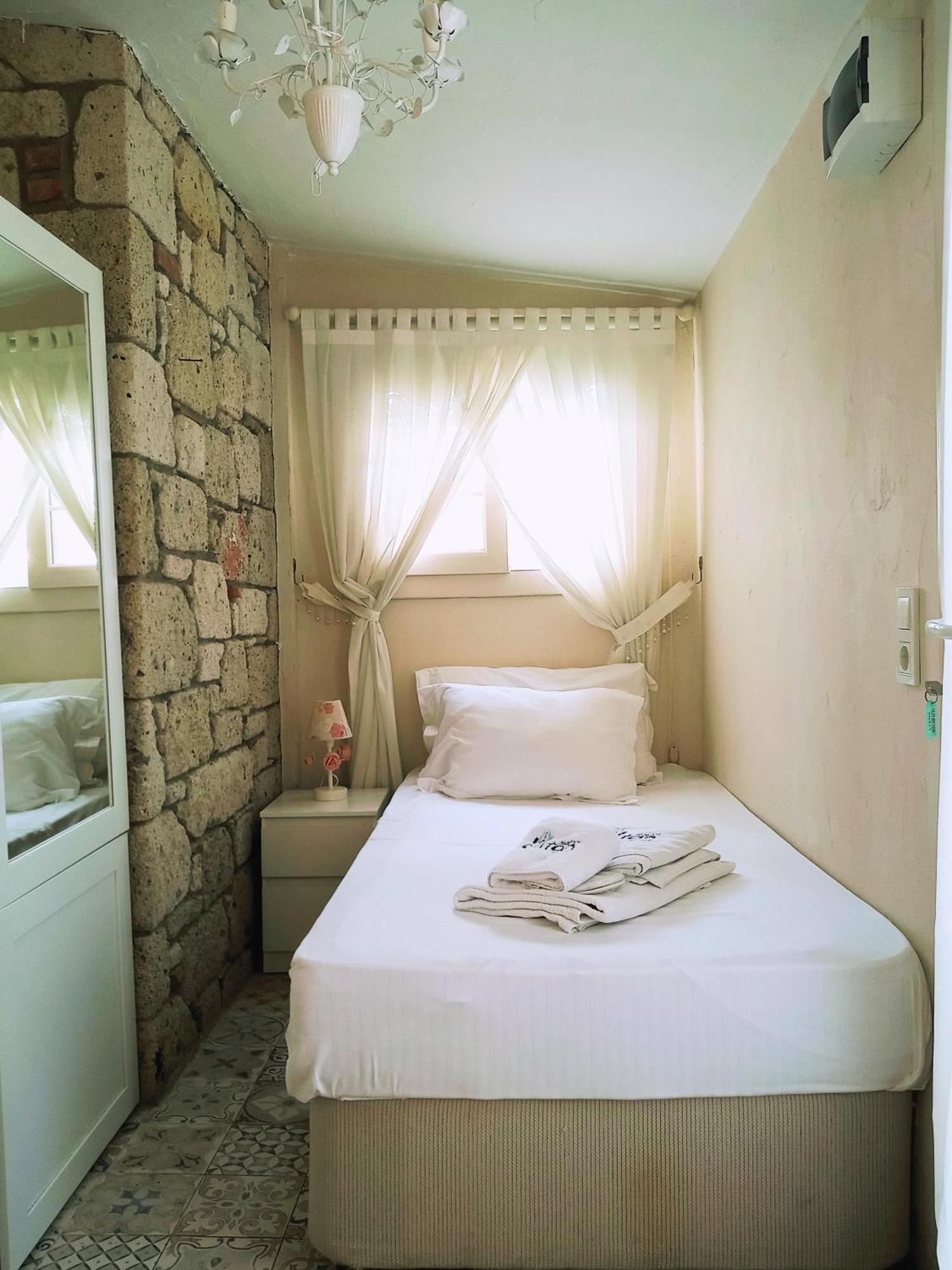 Alacati Sultan Konak Butik Otel ℳℛ Luxury Concept Номер фото